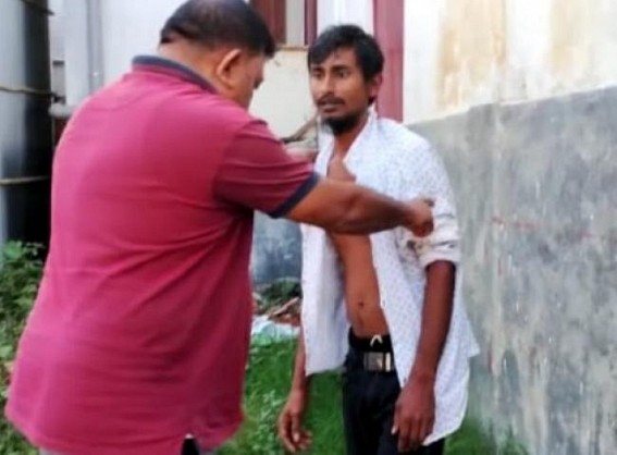 Increasing Drug trade rampantly: A drug dealer caught red handed by locals on the way to Bishalgarh Office Tila Hospital for selling drugs Increasing Drug trade rampantly: A drug dealer caught red handed by locals on the way to Bishalgarh Office Tila Hospital for selling drugs